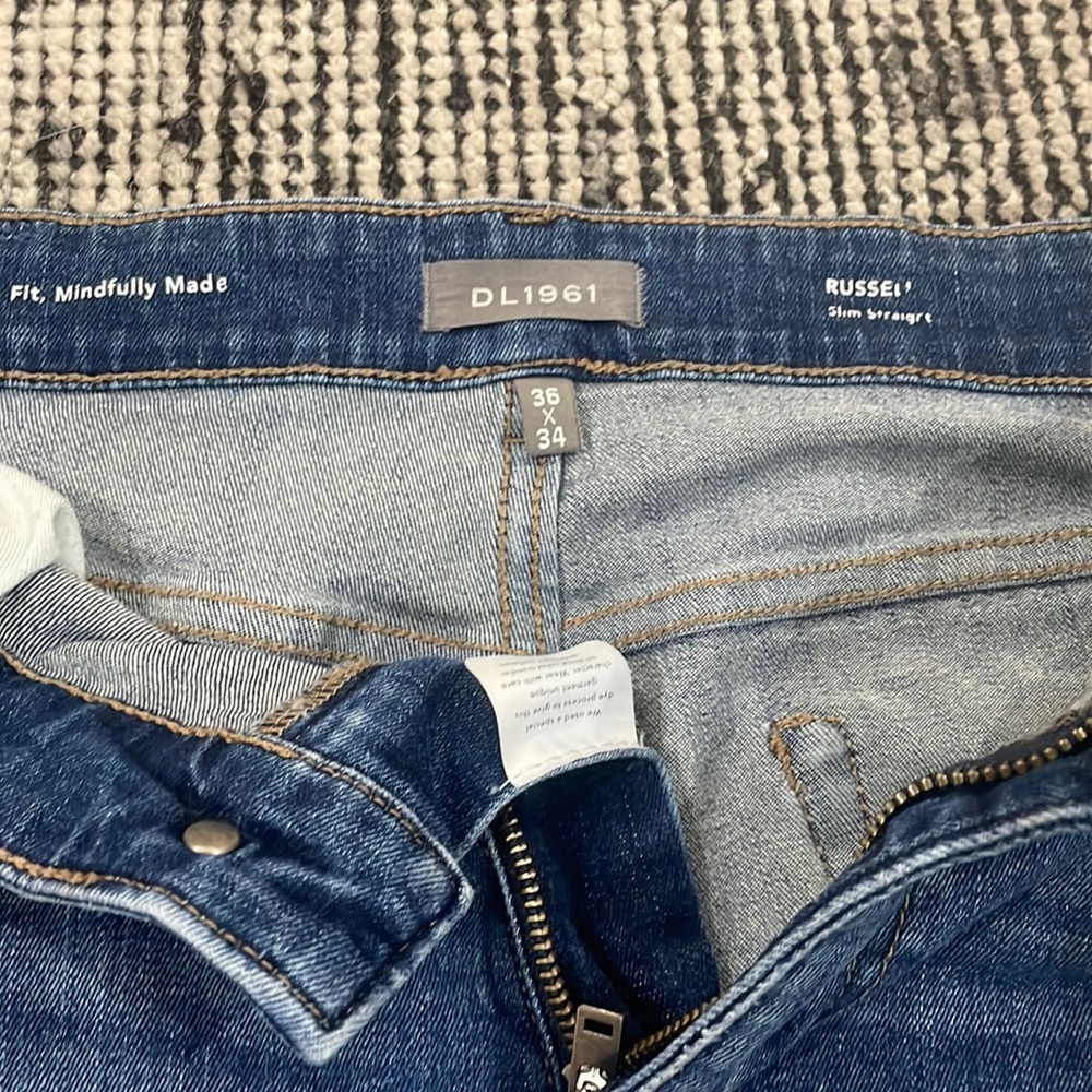 DL 1961 Russell slim straight jeans. 36x34